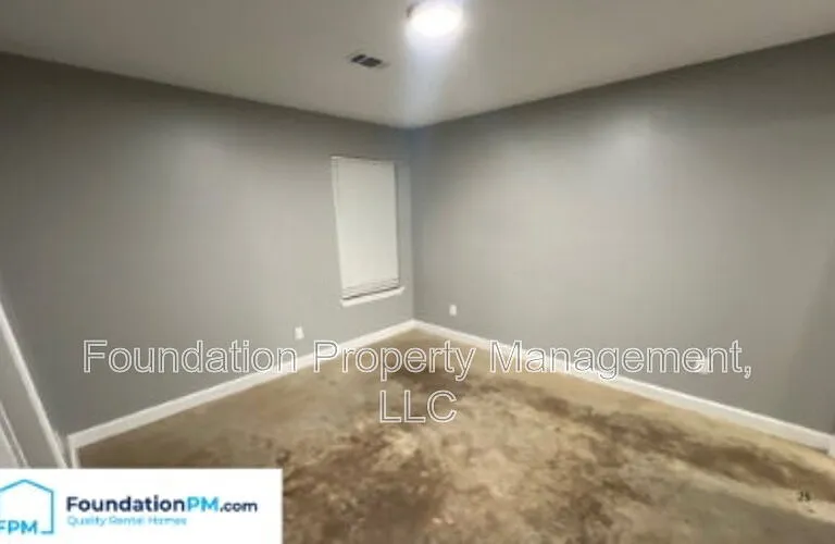 1273 Englewood St — Photo 8