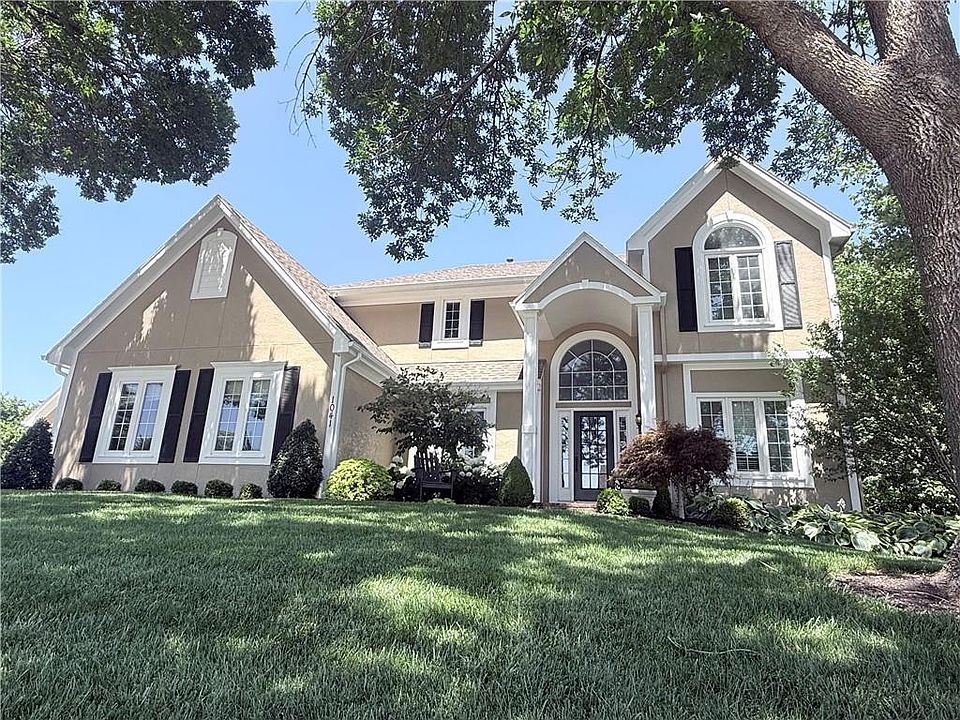 1st image of 1041 SW Ellis Dr