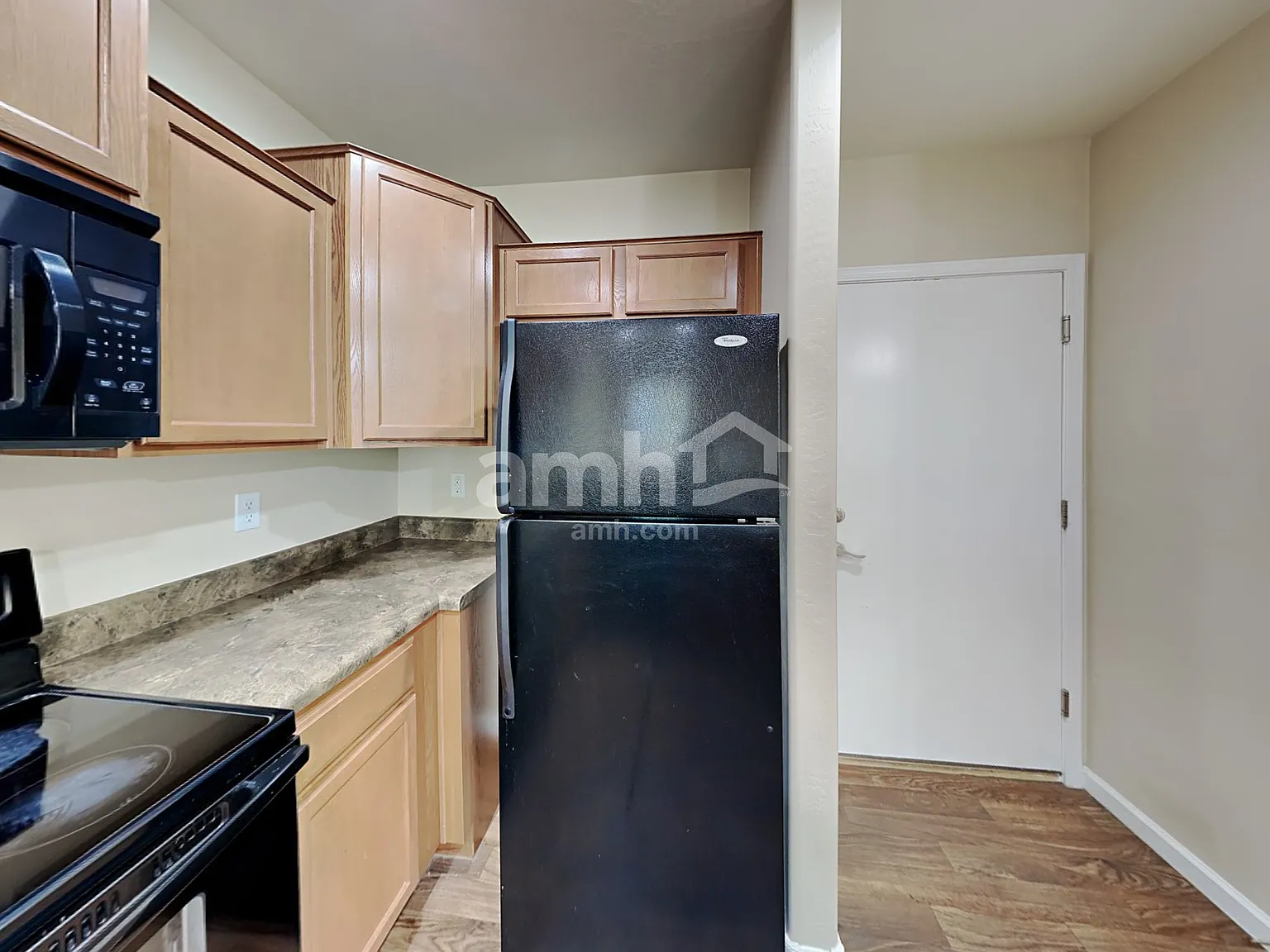2 bed, 2.5 bath, 1241 sqft, $1,750 — Photo 4