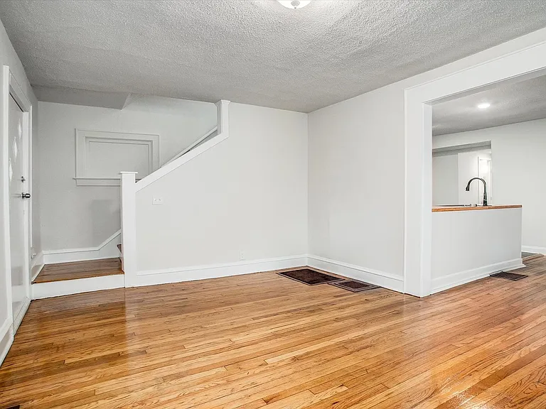 3817 S Benton Ave — Photo 5