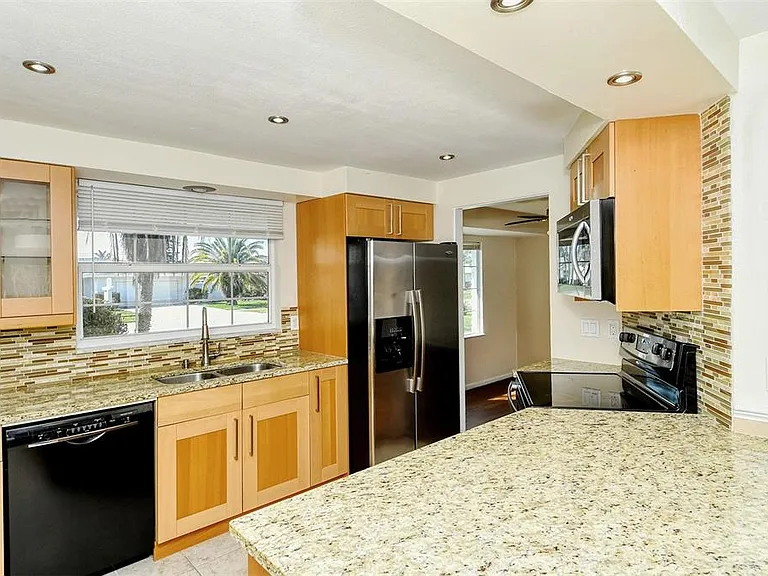 3137 Lockwood Ter — Photo 11