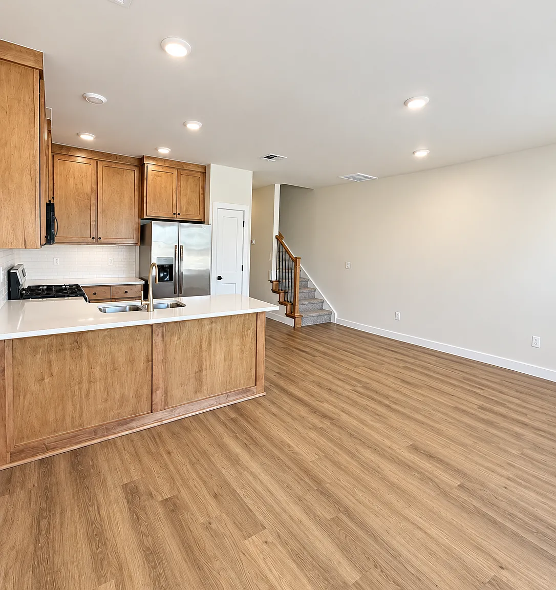 3 bed, 2.5 bath, 1414 sqft, $1,895 — Photo 2