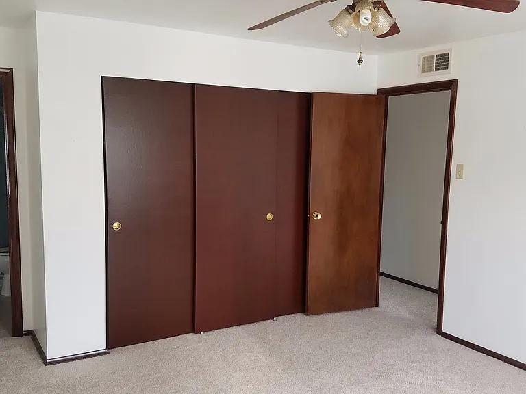 604 Thunderbird Ct — Photo 6