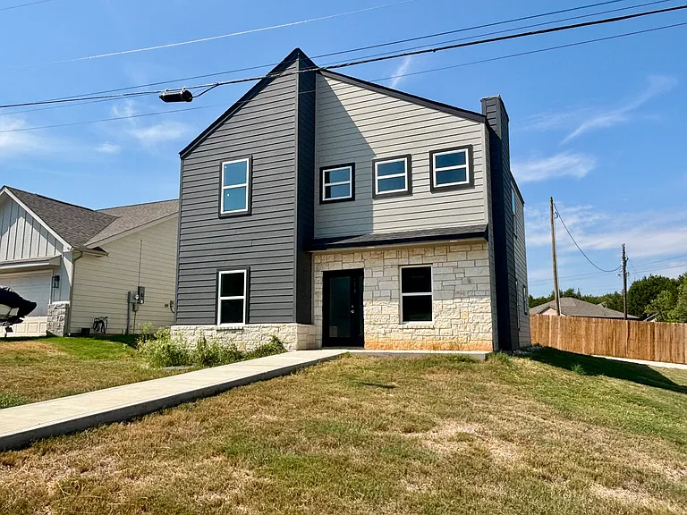 5114 Stoneridge Dr — Photo 1