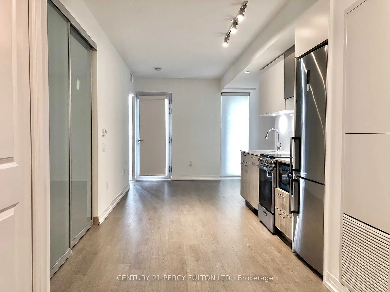 2 bed, $2,098 — Photo 2