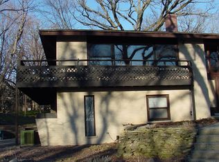 530 Wilmette Ave, Carpentersville, IL 60110