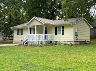 30 Tuxedo Ave, Newnan, GA 30263