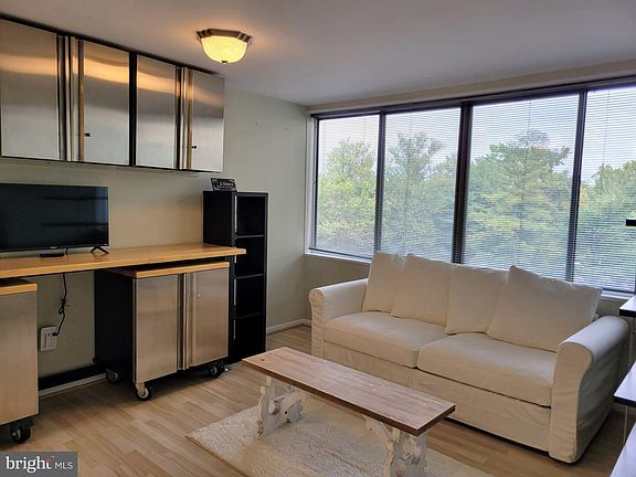 3rd image of 6621 Wakefield Dr APT 401
