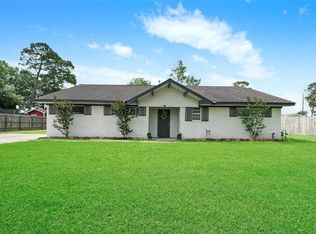 211 Staples Dr, Baytown, TX 77523