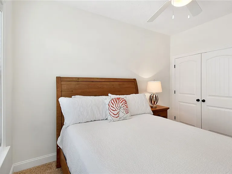 510 Mariners Cir — Photo 29