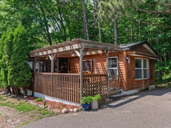 1343-15 Lone Pine Ln, Amery, WI 54001