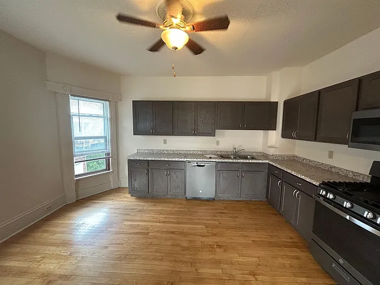 315 N Pinckney St #3 — Photo 8