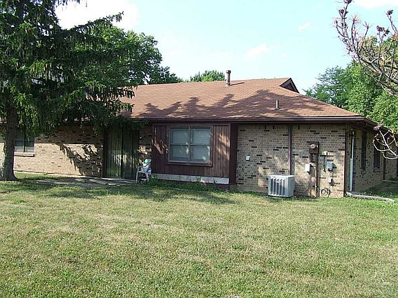 3rd image of 911 Bexton Dr