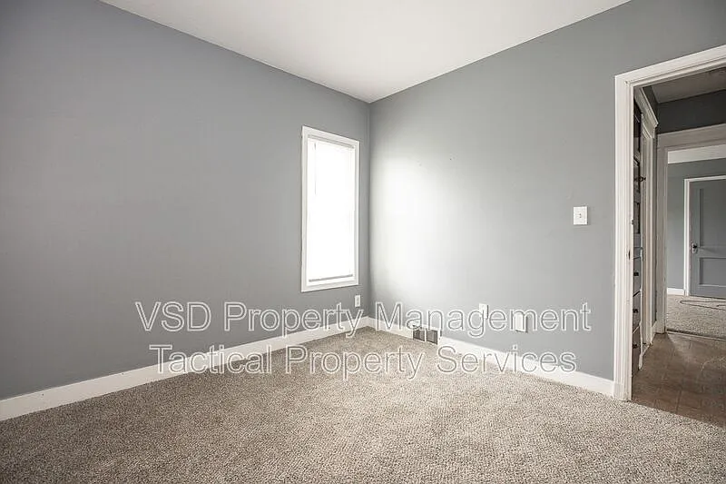 3 bed, 2.0 bath, 1025 sqft, $1,195 — Photo 2
