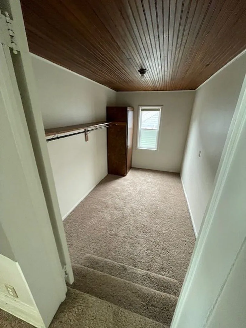 238W — Photo 4