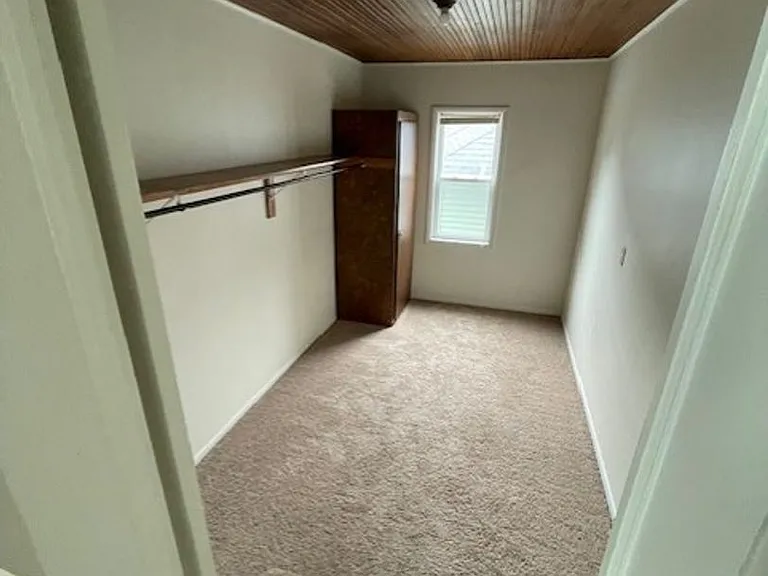 238 W Walnut St — Photo 4