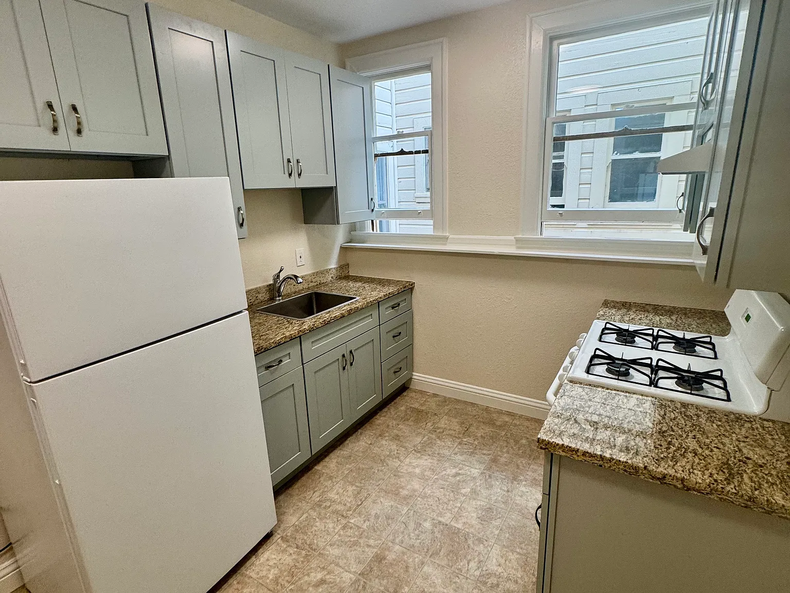 1 bed, 1200 sqft, $3,350 — Photo 3