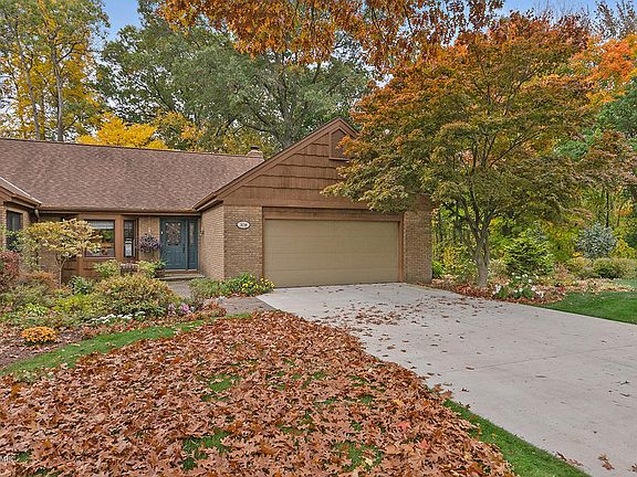 2nd image of 308 Foxcroft Cir