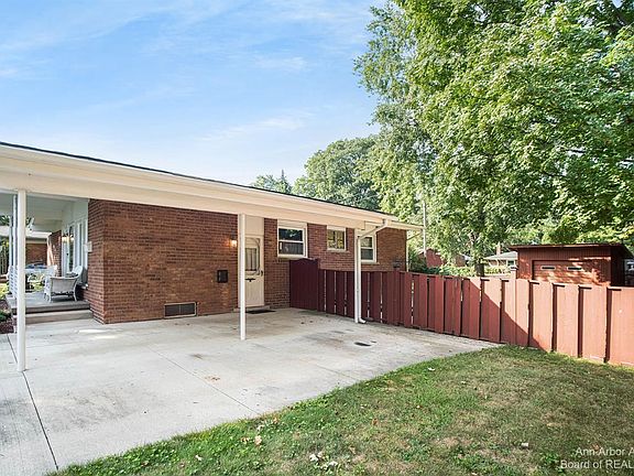 4th image of 1380 Jay Ave