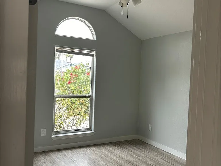 14109 Atascadera Ave — Photo 21