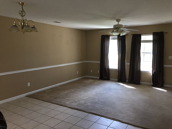 5th image of 542 Flagstone Dr