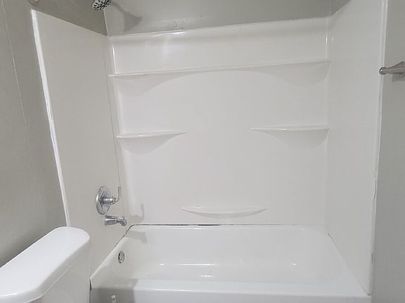 5th image of 4423 Bonnell Dr NW #B
