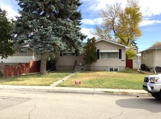 1516R 46th St SE, Calgary, AB T2A 1N6