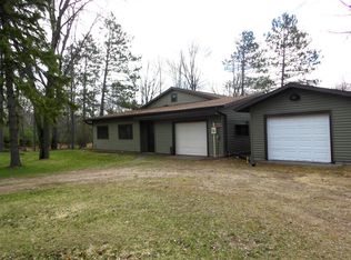 N10453 Parkway Rd, Crivitz, WI 54114