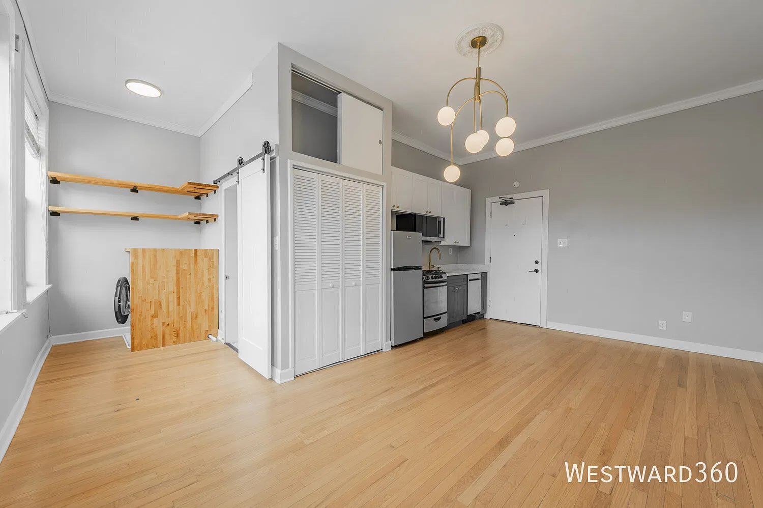 Studio, $1,600 — Photo 3