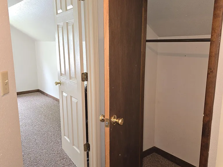 616 E Harrison St — Photo 13