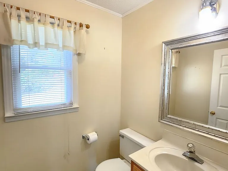 590 Deep Woods Dr — Photo 8