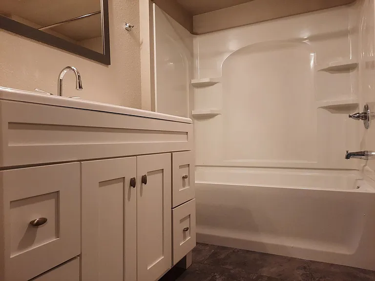 EN0064 James St Duplex- 2 Units — Photo 17