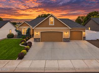 5904 Crestfields Rd, Yakima, WA 98903