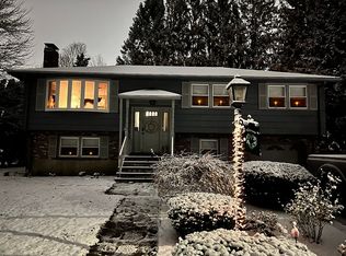 15 Van Cliff Ave, Brockton, MA 02301