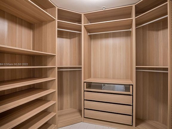 3rd image of 999 SW 1st Ave APT 1715