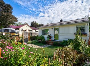 2130 E Whittemore Ave, Burton, MI 48529