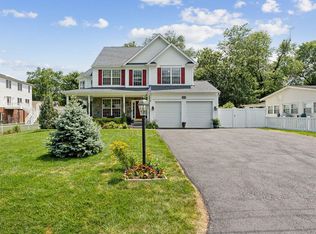 1103 Burton St, Woodbridge, VA 22191