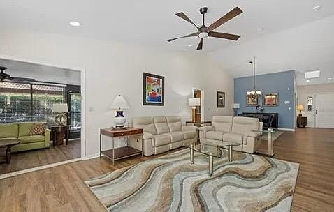 4th image of 7207 Oak Moss Dr