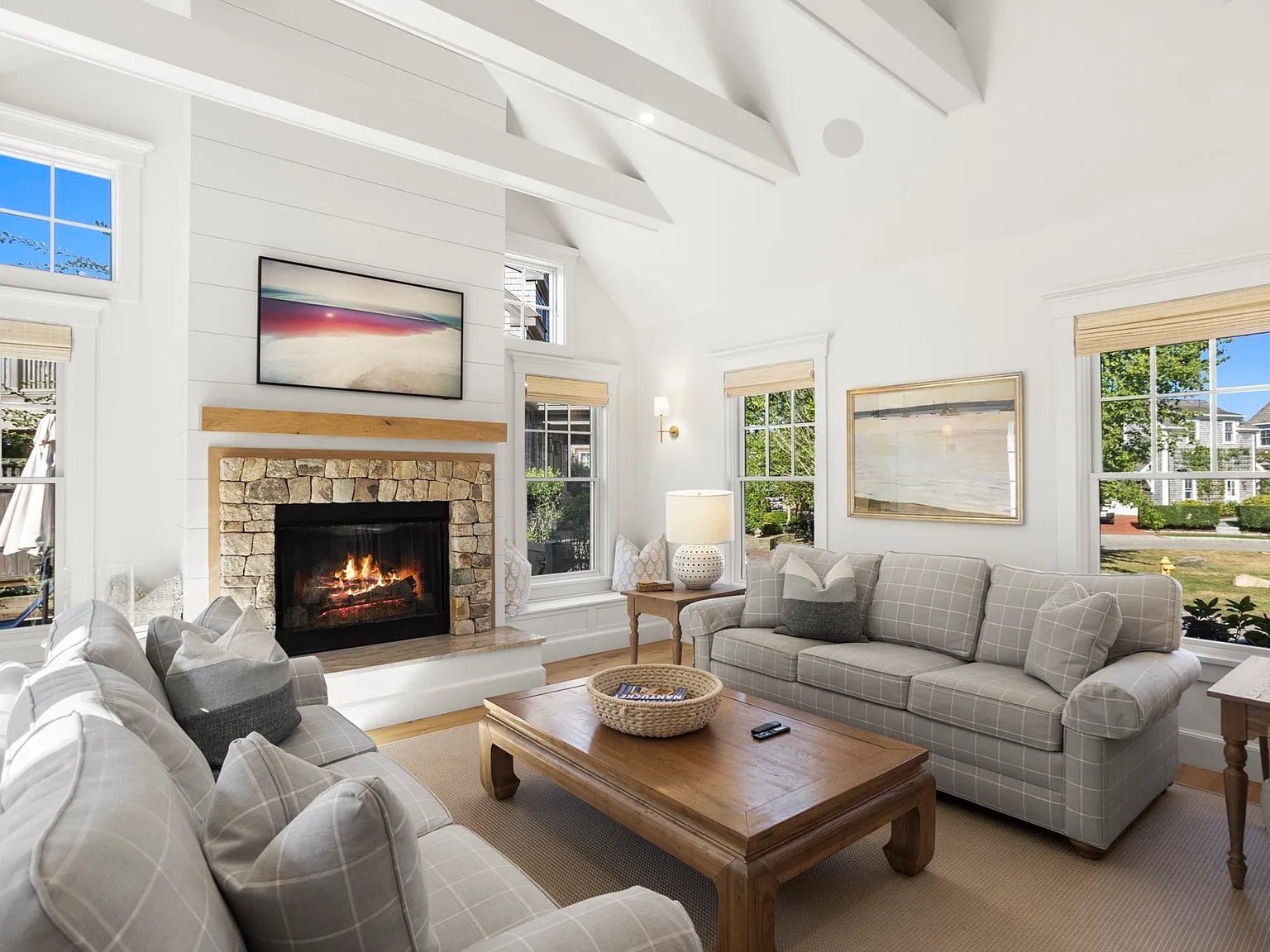 6 bed, 8.0 bath, 4017 sqft, $37,000 — Photo 3