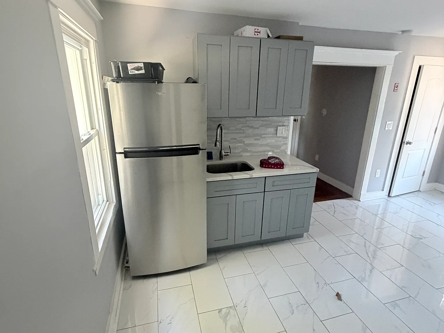 3 bed, 1.0 bath, 1656 sqft, $2,000 — Photo 4