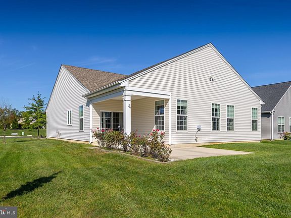 5th image of 3543 Castleton Dr