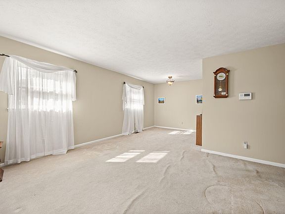 3rd image of 1160 Venetian Way