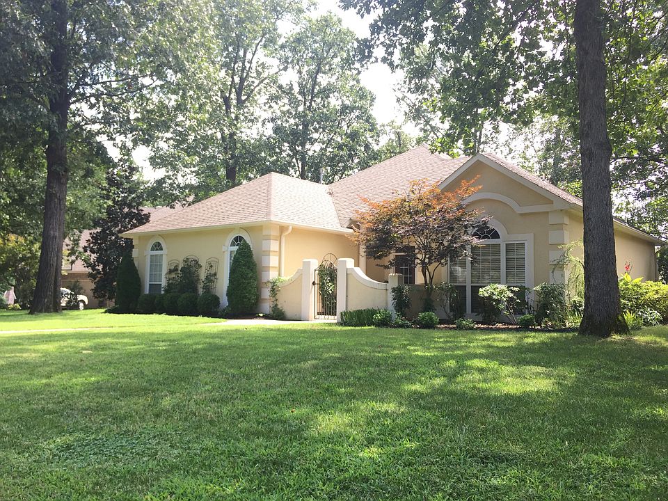 1st image of 33 Stonehenge Dr
