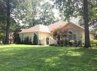 33 Stonehenge Dr, Bentonville, AR 72712