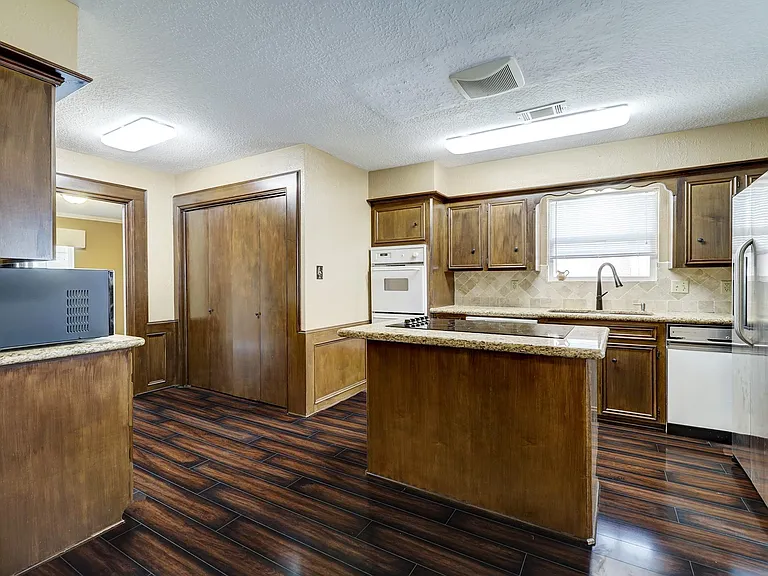 19906 Medicine Bow Dr — Photo 10