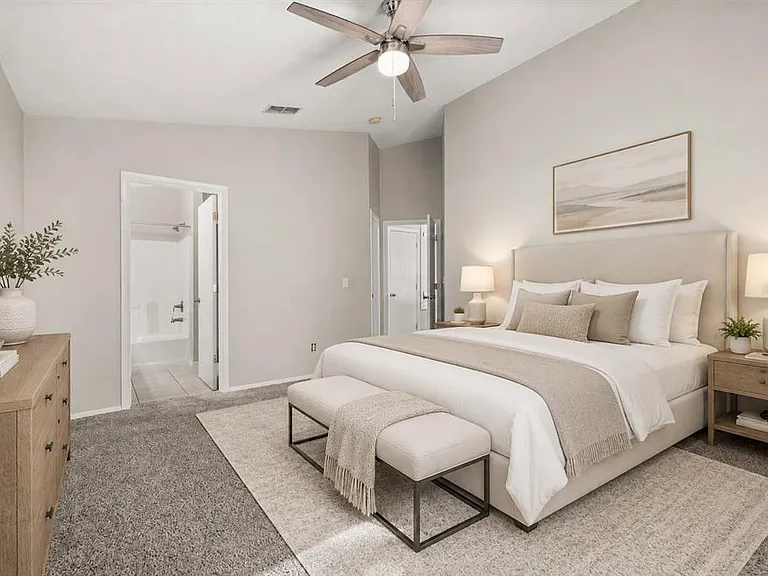 551 Castlemain Cir — Photo 31