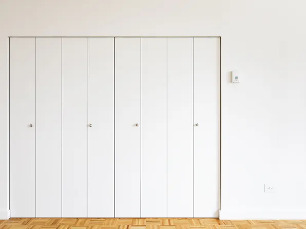 300 East 34th Street image 5 of 47