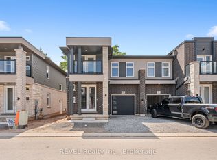 5672 Dorchester Rd #49, Niagara Falls, ON L2G 4Y8