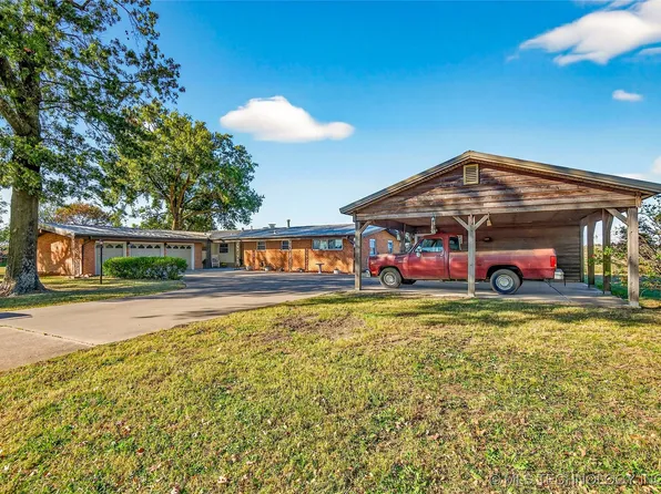 7 Pleasant View Ct, Bartlesville, OK 74003