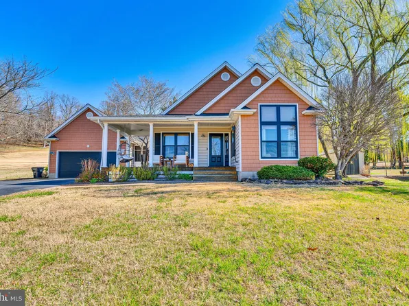35676 Golf Course Dr, Mechanicsville, MD 20659